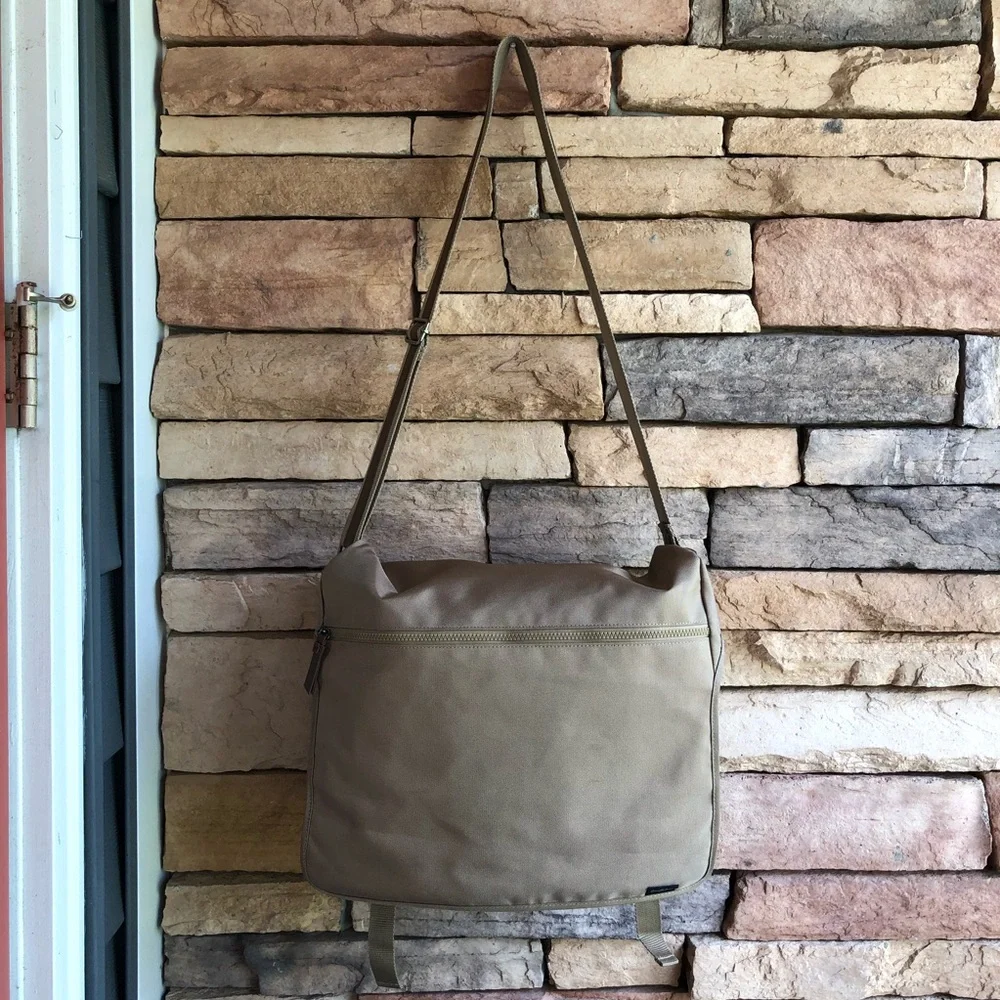 Goodfellow & Co tan laptop bag Like New